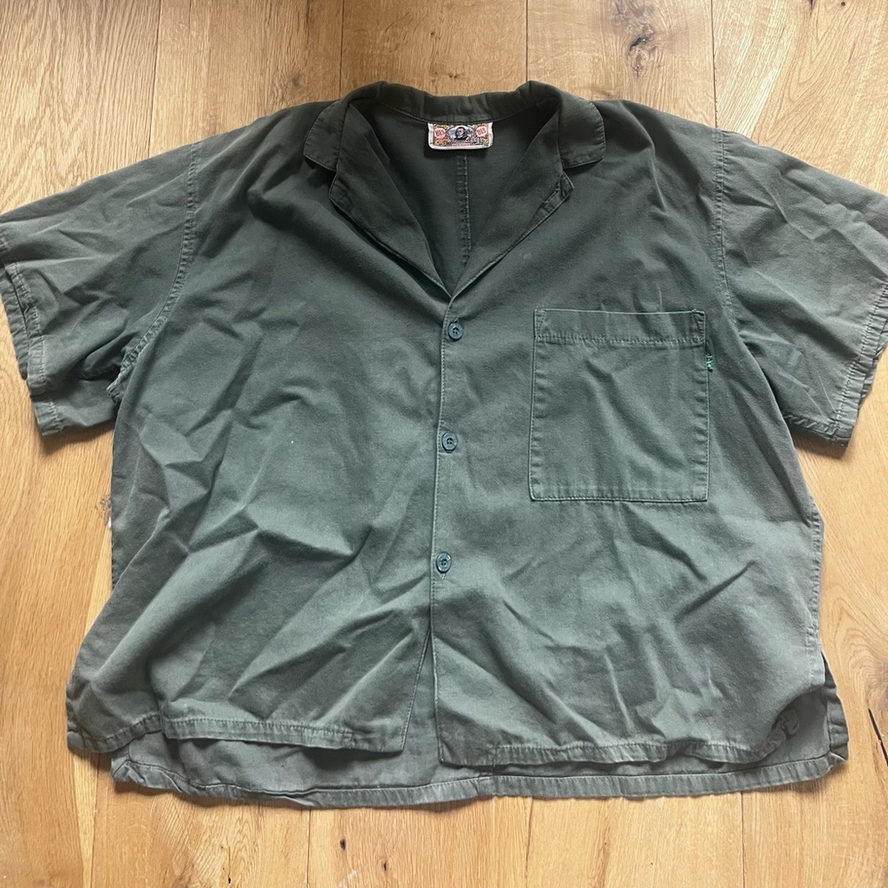 Bis Bis green khaki button up shirt - fits like a medium large - or oversized s